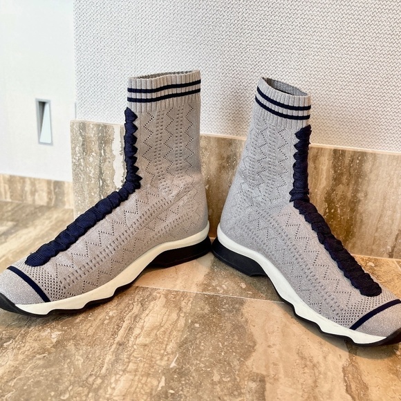 FENDI BOOTIES - Picture 3 of 9